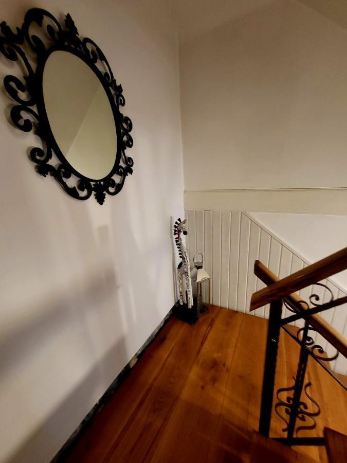 Apartment Lorna & Igor Zuvic オミサリ エクステリア 写真